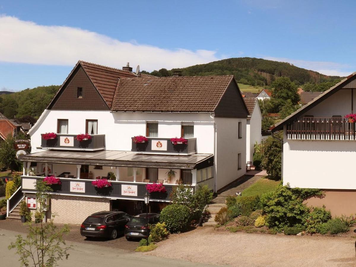 Gasthof "Zum Burghof" เมเดบาค ภายนอก รูปภาพ