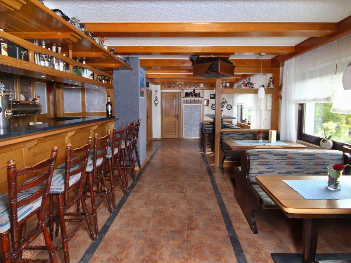 Gasthof "Zum Burghof" เมเดบาค ภายนอก รูปภาพ